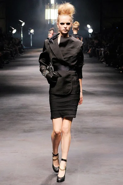 Look 5